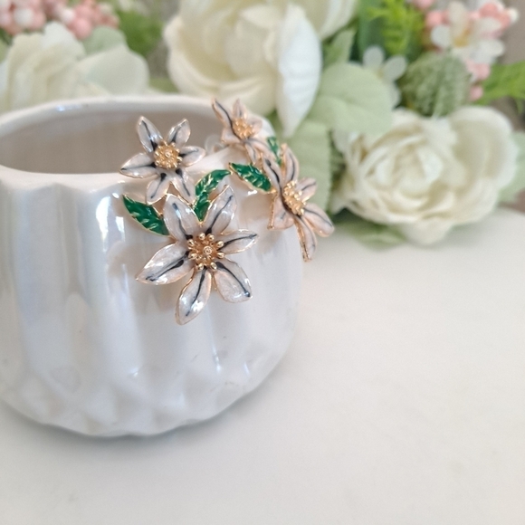 💖 2/$30 Ivory white Boho Flower gold Floral painted dangle statement Earrings - Picture 9 of 9